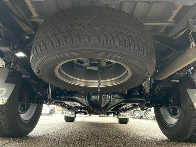 ハイラックス Ｚ　ブラックラリーエディション　４ＷＤ　社外ナビ　バックモニター　ＴＲＤアルミ　ＴＲＤスキッドプレート　ＴＲＤマッドフラップ　オートステップ　トノカバー　ベッドライナー　スポーツバー　レーダークルーズ　フルセグ　Ｂｌｕｅｔｏｏｔｈ（65枚目）