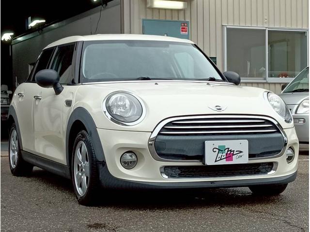 MINI ワン 純正ナビ 純正15インチアルミ スマートキー ETC Bluetooth ドライブレコーダー アイドリングストップ シートリフター フロントフォグ 電格ミラー アームレスト シートカバー チルトステア(11枚目)