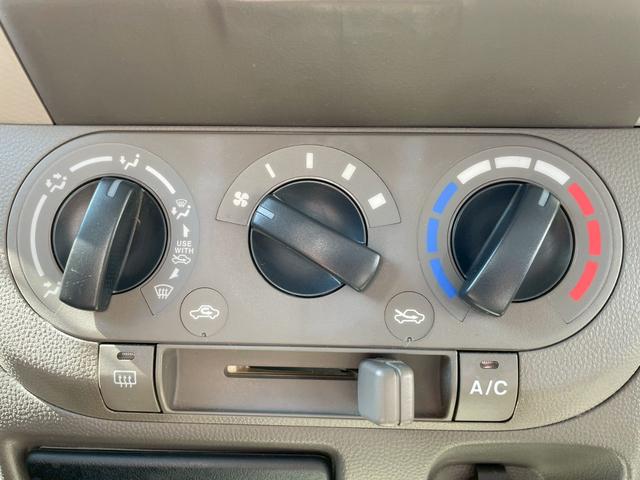 アルト E 4WD 5MT CDオーディオ 社外13インチアルミ ABS 全席パワーウィンド ヘッドライトレベライザー 前席SRSエアバック シガーソケット リアディフォッガー バイザー マット リアワイパー(31枚目)