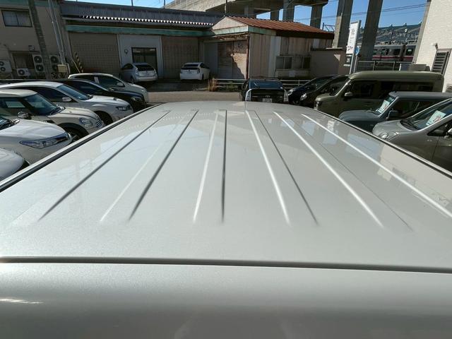 パジェロ ロング　ＧＲ　４ＷＤ　社外ナビ　バックモニター　背面タイヤ　フルセグ　シートヒーター　ＥＴＣ　純正１７インチアルミ　リモコンキー　メッキミラー　リアマニュアルエアコン　シートリフター　サイドステップ　３列シート（19枚目）