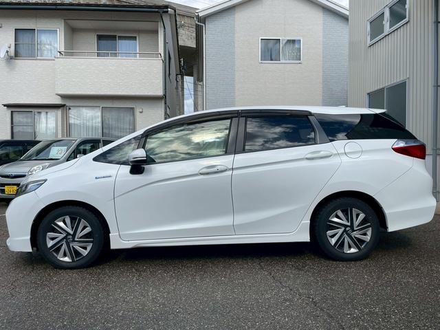 シャトル ハイブリッドX インターナビ バックモニター LEDヘッドライト クルーズコントロール オートライト ETC フルセグ USB・HDMI接続可能 ステアリングスイッチ 社外15インチアルミ パドルシフト ハーフレザー(16枚目)