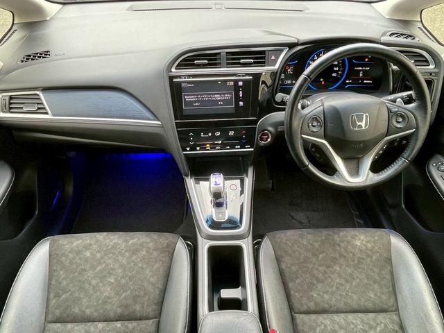 シャトル ハイブリッドX インターナビ バックモニター LEDヘッドライト クルーズコントロール オートライト ETC フルセグ USB・HDMI接続可能 ステアリングスイッチ 社外15インチアルミ パドルシフト ハーフレザー(20枚目)