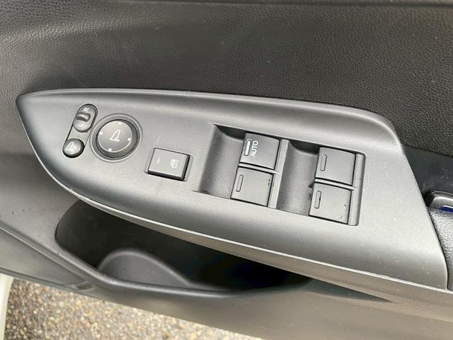 シャトル ハイブリッドX インターナビ バックモニター LEDヘッドライト クルーズコントロール オートライト ETC フルセグ USB・HDMI接続可能 ステアリングスイッチ 社外15インチアルミ パドルシフト ハーフレザー(48枚目)