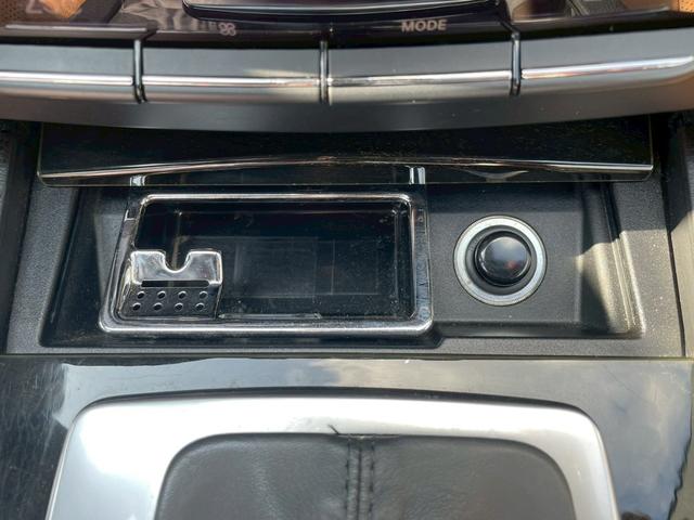 Eクラス E350 カブリオレAMGスポーツパッケージ カブリオレ メーカーナビ レザーシート ハーマンカードンサウンドシステム バックモニター AMG18インチアルミ ベンチレーション パーキングアシスト クルーズコントロール パドルシフト ETC(42枚目)