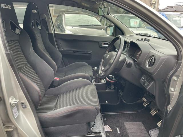 アルトワークス ベースグレード　４ＷＤ　５速ＭＴ　純正１５インチアルミ　プッシュスタート　オートライト　フロントフォグランプ　ＲＥＣＡＲＯシート　ヒーテッドドアミラーウインカー　ステアリングリモコン　チルトステア　リアスポイラー（20枚目）