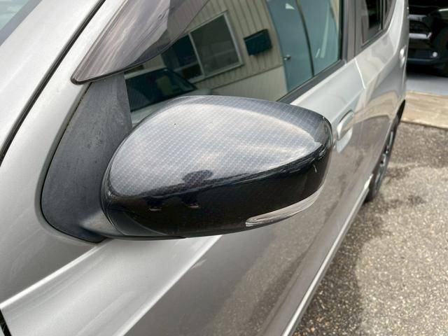 アルトワークス ベースグレード　４ＷＤ　５速ＭＴ　純正１５インチアルミ　プッシュスタート　オートライト　フロントフォグランプ　ＲＥＣＡＲＯシート　ヒーテッドドアミラーウインカー　ステアリングリモコン　チルトステア　リアスポイラー（51枚目）