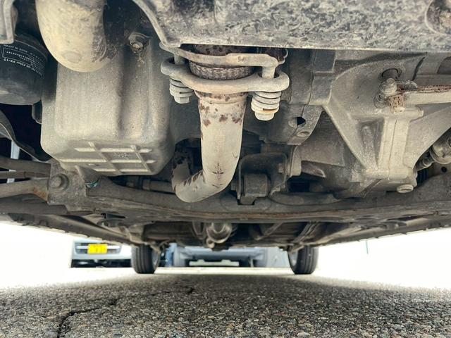 アルトワークス ベースグレード　４ＷＤ　５速ＭＴ　純正１５インチアルミ　プッシュスタート　オートライト　フロントフォグランプ　ＲＥＣＡＲＯシート　ヒーテッドドアミラーウインカー　ステアリングリモコン　チルトステア　リアスポイラー（61枚目）