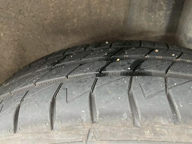 アルトワークス ベースグレード　４ＷＤ　５速ＭＴ　純正１５インチアルミ　プッシュスタート　オートライト　フロントフォグランプ　ＲＥＣＡＲＯシート　ヒーテッドドアミラーウインカー　ステアリングリモコン　チルトステア　リアスポイラー（66枚目）