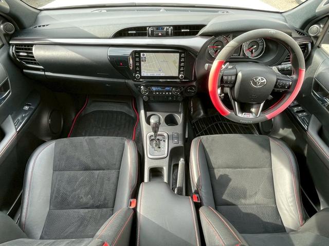 ハイラックス Ｚ　ＧＲスポーツ　純正ディスプレイオーディオ　全方位モニター　プリクラッシュセーフティ　キャノピー　ルーフキャリアー　パワーシート　合皮コンビシート　レッドキャリパー　ＥＴＣ　ドライブレコーダー　ＬＥＤヘッドランプ（2枚目）