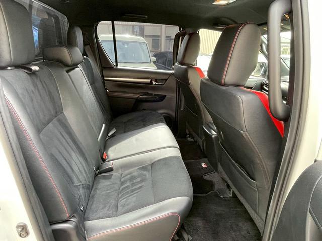 ハイラックス Ｚ　ＧＲスポーツ　純正ディスプレイオーディオ　全方位モニター　プリクラッシュセーフティ　キャノピー　ルーフキャリアー　パワーシート　合皮コンビシート　レッドキャリパー　ＥＴＣ　ドライブレコーダー　ＬＥＤヘッドランプ（22枚目）