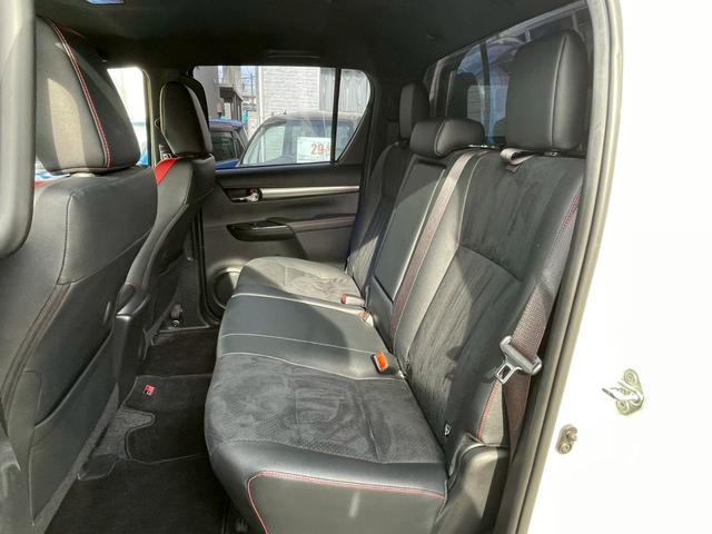 ハイラックス Ｚ　ＧＲスポーツ　純正ディスプレイオーディオ　全方位モニター　プリクラッシュセーフティ　キャノピー　ルーフキャリアー　パワーシート　合皮コンビシート　レッドキャリパー　ＥＴＣ　ドライブレコーダー　ＬＥＤヘッドランプ（24枚目）