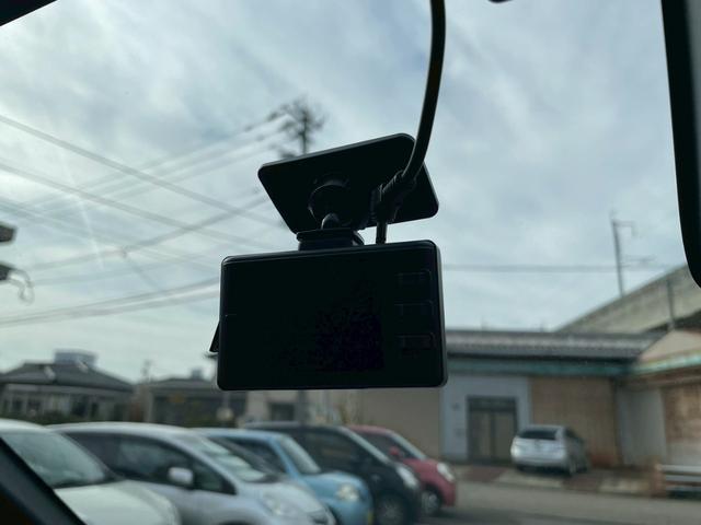 ハイラックス Ｚ　ＧＲスポーツ　純正ディスプレイオーディオ　全方位モニター　プリクラッシュセーフティ　キャノピー　ルーフキャリアー　パワーシート　合皮コンビシート　レッドキャリパー　ＥＴＣ　ドライブレコーダー　ＬＥＤヘッドランプ（44枚目）