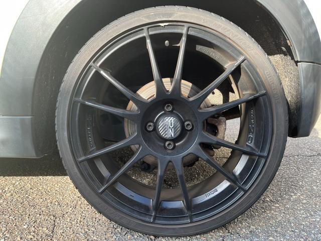 MINI クーパーS 純正オーディオ 社外18インチアルミ ツートンカラー HIDヘッドライト ターボ車 ETC パドルシフト スマートキー フロントフォグランプ ストライプ付 センターマフラー 電格ミラー 横滑り防止(65枚目)