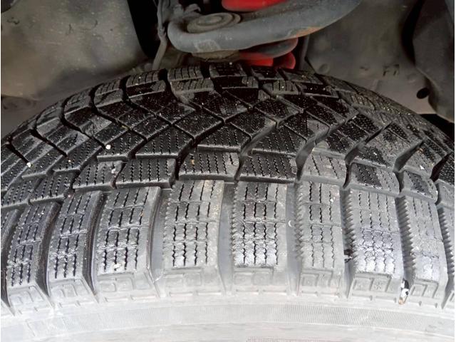 ハイラックスサーフ ＳＳＲ－Ｘ　４ＷＤ　リフトアップ車　社外メモリーナビ　バックモニター　フルセグ　社外イカリングヘッドライト　社外フロントグリル　サイドステップ　パートタイム４ＷＤ　ＥＴＣ　木目調コンビステアリング　キーレスキー（71枚目）