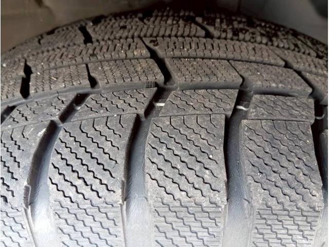 フォレスター ２．０ｉ－Ｓ　アイサイト　４ＷＤ　メモリーナビ　フルセグ　Ｂｌｕｅｔｏｏｔｈ　バックモニター　本革シート　アイサイト　ＥＴＣ　１７インチアルミ　パワーバックドア　パワーシート　シートヒーター　パドルシフト　プッシュスタート（61枚目）