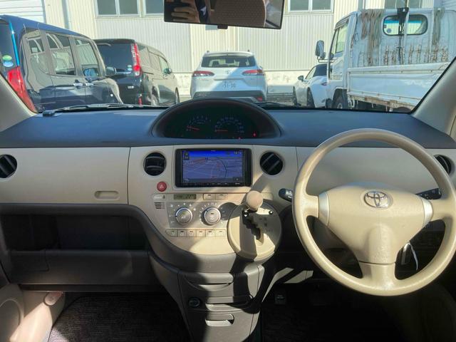 シエンタ Ｇ　バックカメラ　ナビ　ＴＶ　両側電動スライドドア　ＨＩＤ　電動格納ミラー　３列シート　ＣＶＴ　アルミホイール　ＣＤ　ＤＶＤ再生　ＵＳＢ　Ｂｌｕｅｔｏｏｔｈ　衝突安全ボディ　ＡＢＳ　エアコン（2枚目）