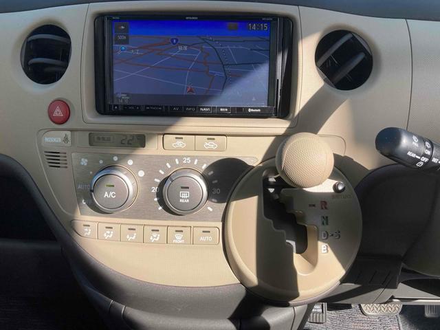 シエンタ Ｇ　バックカメラ　ナビ　ＴＶ　両側電動スライドドア　ＨＩＤ　電動格納ミラー　３列シート　ＣＶＴ　アルミホイール　ＣＤ　ＤＶＤ再生　ＵＳＢ　Ｂｌｕｅｔｏｏｔｈ　衝突安全ボディ　ＡＢＳ　エアコン（4枚目）