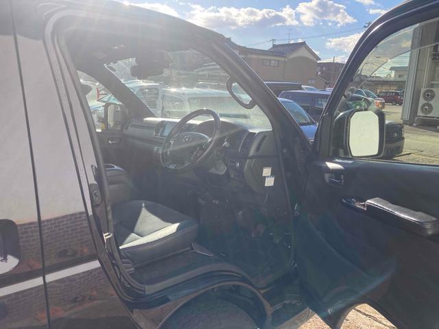 ハイエースバン スーパーGL ダークプライムII 4WD ドライブレコーダー 全周囲カメラ ナビ TV レーンアシスト 衝突被害軽減システム 両側スライドドア オートマチックハイビーム オートライト スマートキー 電動格納ミラー CVT CD(28枚目)