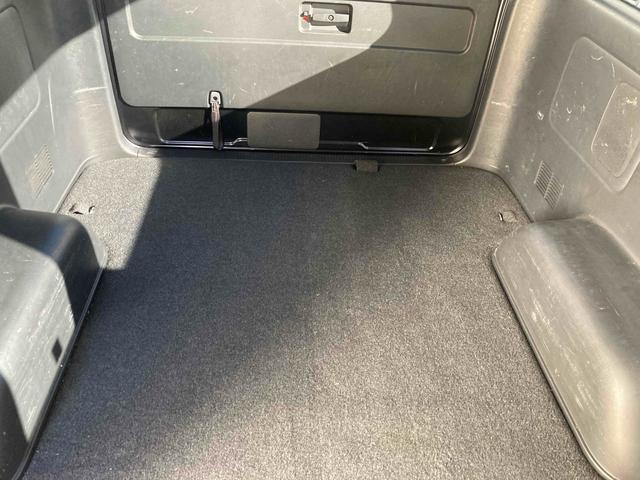 ハイエースバン スーパーGL ダークプライムII 4WD ドライブレコーダー 全周囲カメラ ナビ TV レーンアシスト 衝突被害軽減システム 両側スライドドア オートマチックハイビーム オートライト スマートキー 電動格納ミラー CVT CD(69枚目)