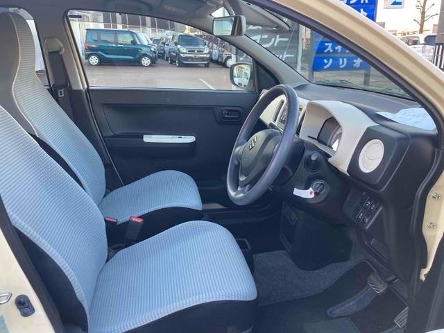 アルト Ｓ　衝突被害軽減システム　キーレスエントリー　アイドリングストップ　電動格納ミラー　シートヒーター　ＣＶＴ　盗難防止システム　ＡＢＳ　ＥＳＣ　ＣＤ　ミュージックプレイヤー接続可　衝突安全ボディ　エアコン（10枚目）