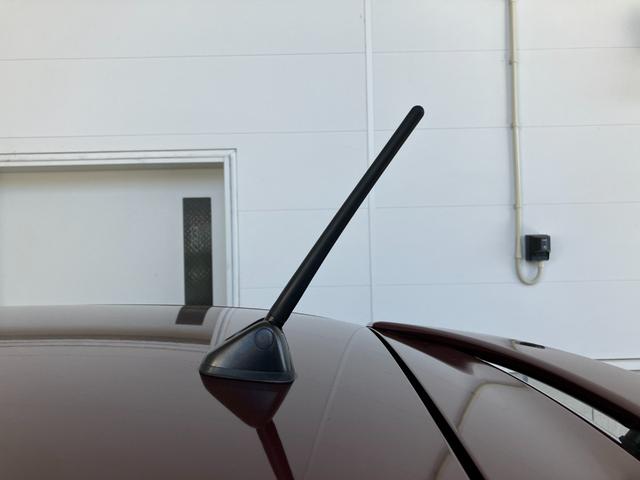 当店は仕上げ業者と提携して、車両の仕上げを行っております。磨き、ルームクリーニング、ヘッドライト磨き、を一貫して行っております。