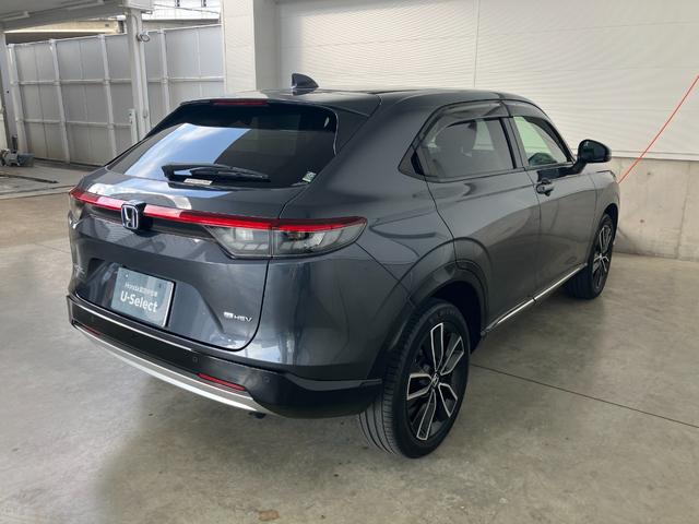 ホンダセンシング装着車となっております。衝突軽減ブレーキ、誤発進抑制機能、歩行者事故低減ステアリング、路外逸脱抑制機能、アダプティブクルーズコントロール、車線維持支援システム他、８つの機能で幅広く支援