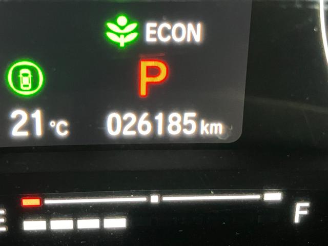 ホンダセンシング装着車となっております。衝突軽減ブレーキ、誤発進抑制機能、歩行者事故低減ステアリング、路外逸脱抑制機能、アダプティブクルーズコントロール、車線維持支援システム他、８つの機能で幅広く支援