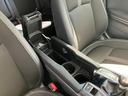 ホンダセンシング装着車となっております。衝突軽減ブレーキ、誤発進抑制機能、歩行者事故低減ステアリング、路外逸脱抑制機能、アダプティブクルーズコントロール、車線維持支援システム他、8つの機能で幅広く支援