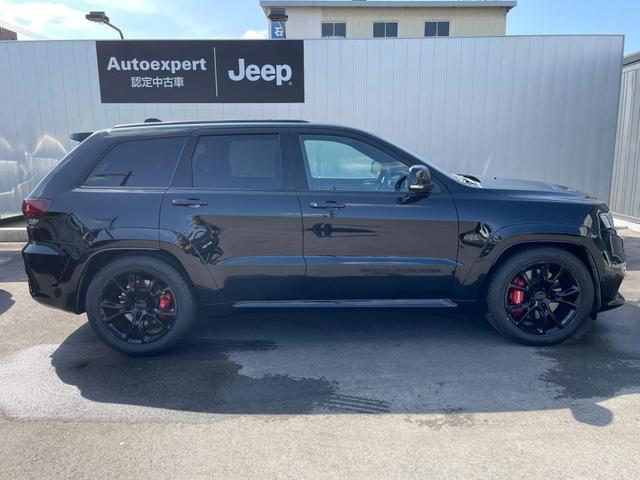ジープ・グランドチェロキー ＳＲＴ８　■２０１９ｙモデル禁煙車■最終型ＳＲＴ８■Ｖ８／６．２Ｌエンジン搭載■ＡｐｐｌｅＣａｒＰｌａｙ対応ナビ■デュアルペインパノラミックサンルーフ■ハーマンカードンサウンド■アダプティブＬＥＤライト（2枚目）