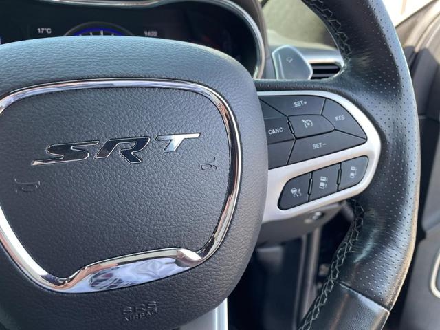 ジープ・グランドチェロキー ＳＲＴ８　■２０１９ｙモデル禁煙車■最終型ＳＲＴ８■Ｖ８／６．２Ｌエンジン搭載■ＡｐｐｌｅＣａｒＰｌａｙ対応ナビ■デュアルペインパノラミックサンルーフ■ハーマンカードンサウンド■アダプティブＬＥＤライト（15枚目）