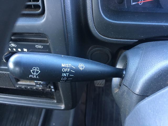 ダンプ 5速マニュアル車4WD車(10枚目)