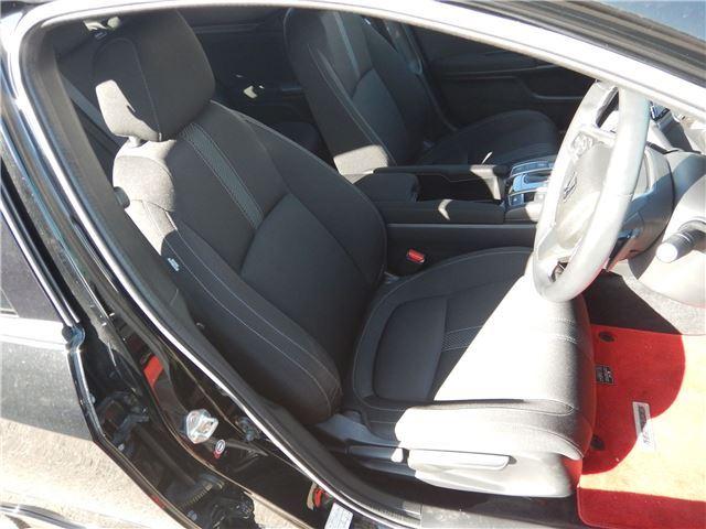 シビック ハッチバック 禁煙車 ホンダセンシング パドルシフト LEDヘッドライト 純正7インチナビ バックカメラ Bluetoothオーディオ フルセグTV/DVD再生 シートヒーター 電動パーキングブレーキ(5枚目)