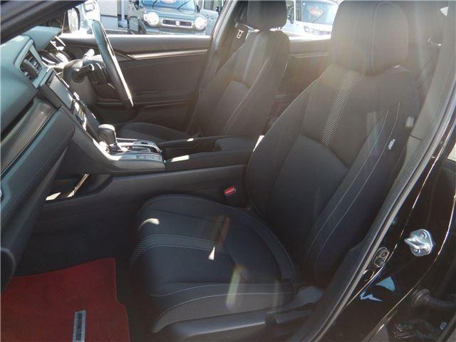 シビック ハッチバック 禁煙車 ホンダセンシング パドルシフト LEDヘッドライト 純正7インチナビ バックカメラ Bluetoothオーディオ フルセグTV/DVD再生 シートヒーター 電動パーキングブレーキ(10枚目)