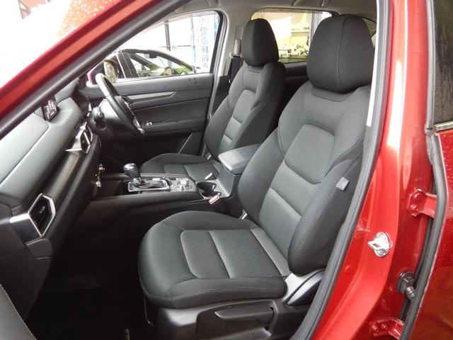 ＣＸ－５ ２０Ｓ　プロアクティブ　禁煙車　スマートキー　プッシュスタート　純正ナビ　３６０°ビューモニター　Ｂｌｕｅｔｏｏｔｈオーディオ　フルセグＴＶ／ＤＶＤ／ＣＤ再生　ＬＥＤヘッドライト　純正１７インチＡＷ（9枚目）