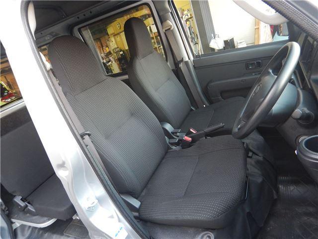 ナビ、ドライブレコーダー等の取付はもちろん、ライトのバルブ、車高調、エアロ取付、塗装、フィルム、ラッピング等カスタムも扱っております！お気軽にお問い合わせくださいませ！