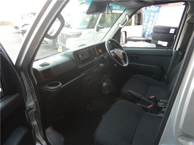 ナビ、ドライブレコーダー等の取付はもちろん、ライトのバルブ、車高調、エアロ取付、塗装、フィルム、ラッピング等カスタムも扱っております！お気軽にお問い合わせくださいませ！