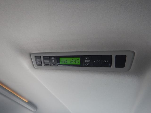 ヴェルファイア ２．４Ｚ　禁煙車　７人乗　両側パワースライドドア　純正８インチナビ　バックカメラ　ＢＴオーディオ　ＥＴＣ　ナノイー機能付オートエアコン　クリアランスソナー　ＨＩＤライト　純正１８インチＡＷ（14枚目）