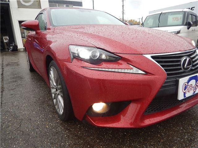 ナビ、ドライブレコーダー等の取付はもちろん、ライトのバルブ、車高調、エアロ取付、塗装、フィルム、ラッピング等カスタムも扱っております！お気軽にお問い合わせくださいませ！