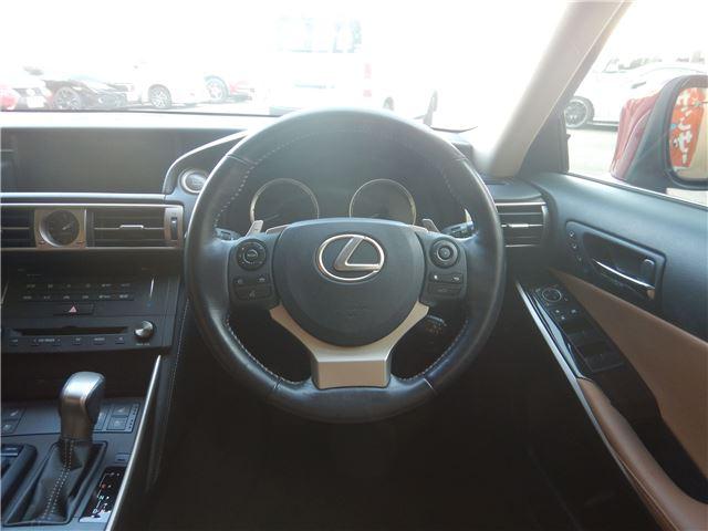 IS IS200t バージョンL 禁煙車 プリクラッシュセーフティ レーダークルーズコントロール ブラウンレザーシート/シートヒーター/ベンチレーション 7インチSDナビ バックカメラ BTオーディオ ハンドルヒーター HIDライト(18枚目)