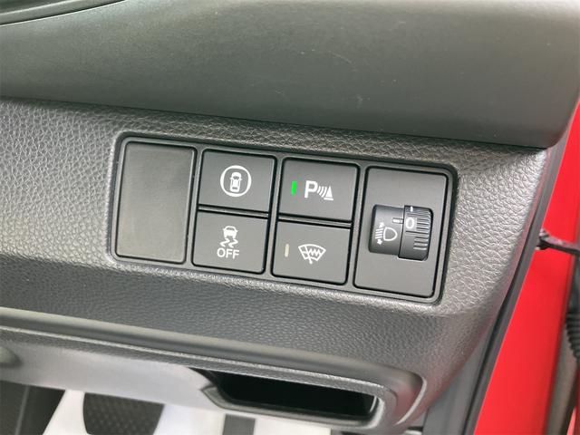 ヴェゼル Ｇ　４ＷＤ　バックカメラ　クリアランスソナー　オートクルーズコントロール　レーンアシスト　衝突被害軽減システム　ナビ　ＴＶ　オートライト　ＬＥＤヘッドランプ　アルミホイール　スマートキー（8枚目）