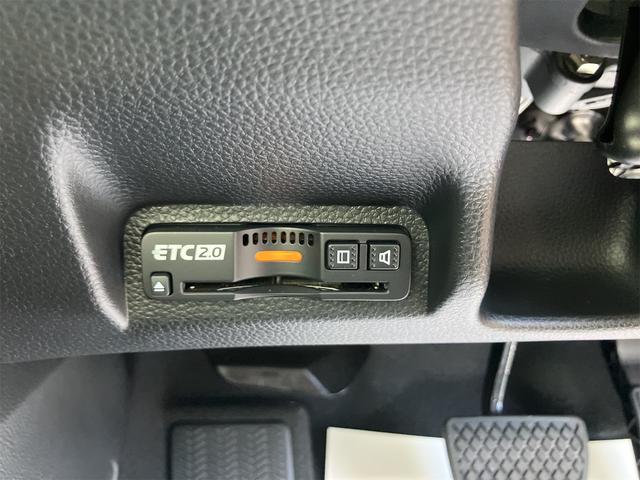 ヴェゼル Ｇ　４ＷＤ　バックカメラ　クリアランスソナー　オートクルーズコントロール　レーンアシスト　衝突被害軽減システム　ナビ　ＴＶ　オートライト　ＬＥＤヘッドランプ　アルミホイール　スマートキー（9枚目）