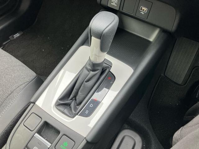 フィット ホーム 4WD バックカメラ クリアランスソナー オートクルーズコントロール レーンアシスト 衝突被害軽減システム オートライト LEDヘッドランプ スマートキー 電動格納ミラー CVT 盗難防止システム(7枚目)