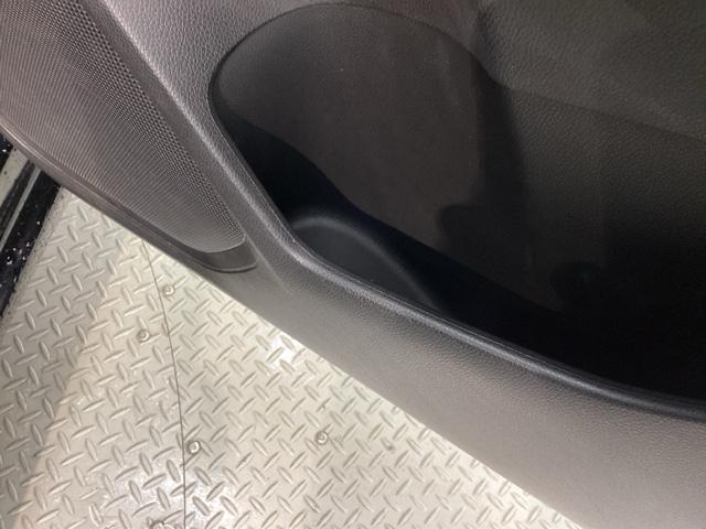 フィットハイブリッド Lパッケージ 1年保証 ナビVXM-155VSi TV Rカメラ BTオ-ディオ DVD ETC LEDライト VSA クルコン スマ-トキ- 盗難防止装置 整備記録簿 AAC スペアキ- Wエアバッグ ESC(24枚目)