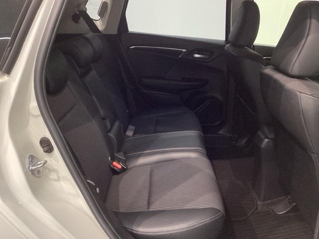 ゆったり座れるリヤシート！足元が広々としていて、乗り心地も良いです！