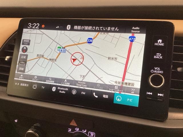 フィット ｅ：ＨＥＶリュクス　Ｈ　ＳＥＮＳＩＮＧ　革シ－ト　最長５年保証　ワンオーナー　純正ナビ　ＴＶ　Ｒカメラ　マルチビュー　ＢＴオ－ディオ　ＥＴＣ　ＬＥＤライト　ＶＳＡ　シートヒーター　クルコン　アルミ　フォグ　スマートキー（6枚目）