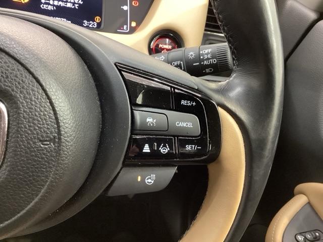 フィット ｅ：ＨＥＶリュクス　Ｈ　ＳＥＮＳＩＮＧ　革シ－ト　最長５年保証　ワンオーナー　純正ナビ　ＴＶ　Ｒカメラ　マルチビュー　ＢＴオ－ディオ　ＥＴＣ　ＬＥＤライト　ＶＳＡ　シートヒーター　クルコン　アルミ　フォグ　スマートキー（11枚目）