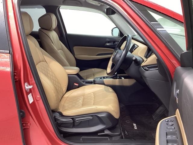 フィット ｅ：ＨＥＶリュクス　Ｈ　ＳＥＮＳＩＮＧ　革シ－ト　最長５年保証　ワンオーナー　純正ナビ　ＴＶ　Ｒカメラ　マルチビュー　ＢＴオ－ディオ　ＥＴＣ　ＬＥＤライト　ＶＳＡ　シートヒーター　クルコン　アルミ　フォグ　スマートキー（17枚目）