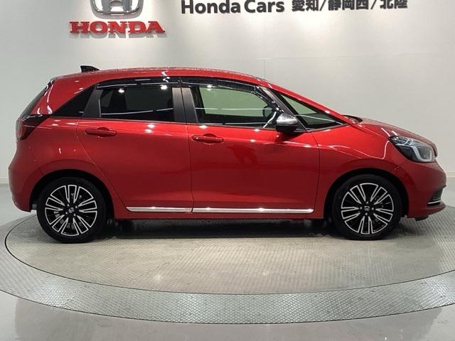 フィット ｅ：ＨＥＶリュクス　Ｈ　ＳＥＮＳＩＮＧ　革シ－ト　最長５年保証　ワンオーナー　純正ナビ　ＴＶ　Ｒカメラ　マルチビュー　ＢＴオ－ディオ　ＥＴＣ　ＬＥＤライト　ＶＳＡ　シートヒーター　クルコン　アルミ　フォグ　スマートキー（51枚目）