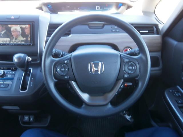 フリード G 4WD ナビTV バックカメラETC 両側パワースライドドア ホンダセンシング(15枚目)