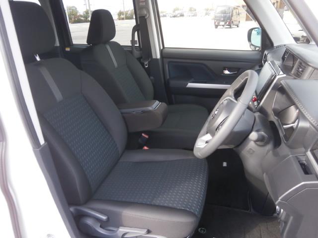 ルーミー カスタムG-T 9インチディスプレイオーディオTV バックカメラ ボックス付き大型アームレスト フロアマット サイドバイザー ワンオーナーカー(10枚目)